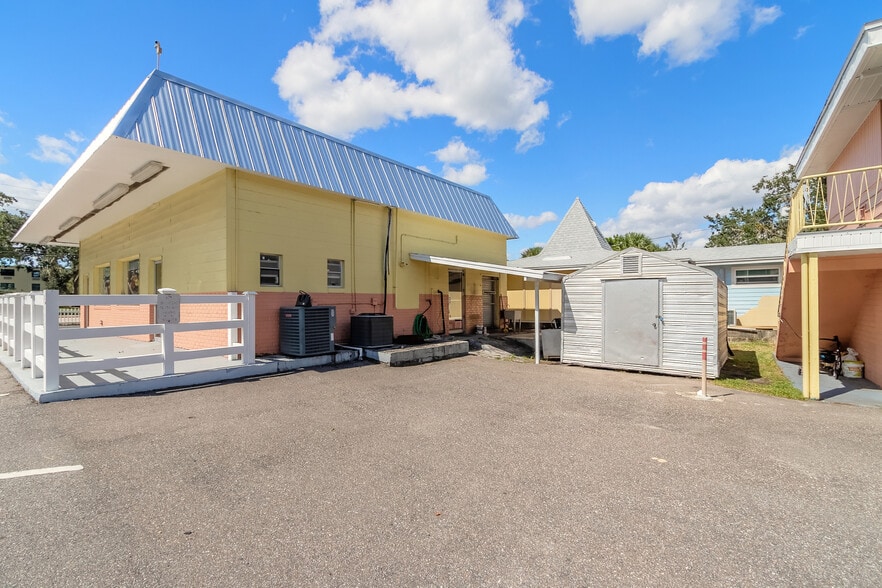 More Photos Of 4989 S Ridgewood Ave, Port Orange Restaurant For Sale