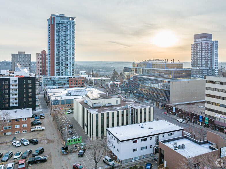 More Photos Of 10235 124th St, Edmonton Medical For Lease
