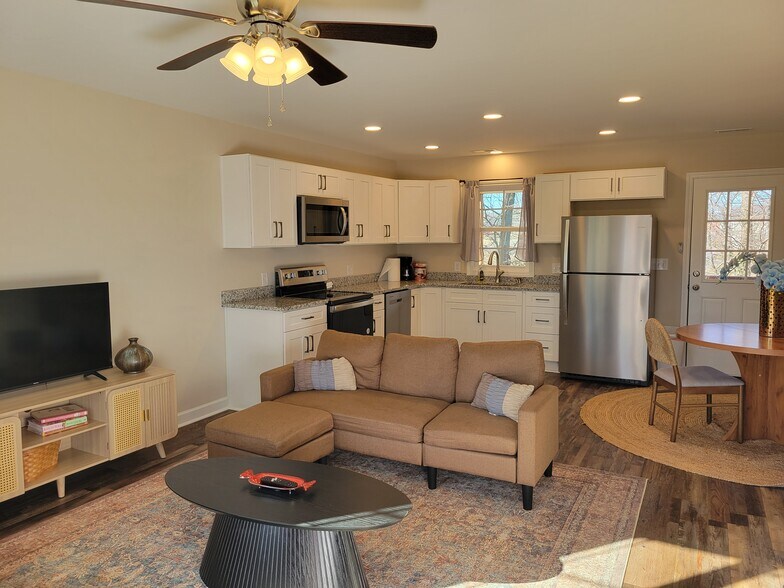 More Photos Of 109 E Highfill Ave, Liberty Apartments For Sale