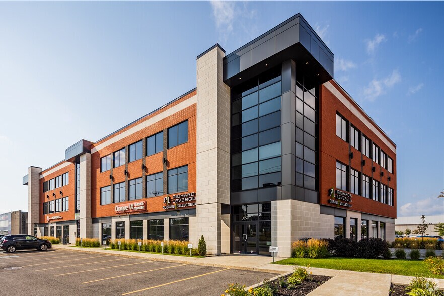 More Photos Of 3000-3050 Boul Curé-Labelle, Laval Medical For Lease