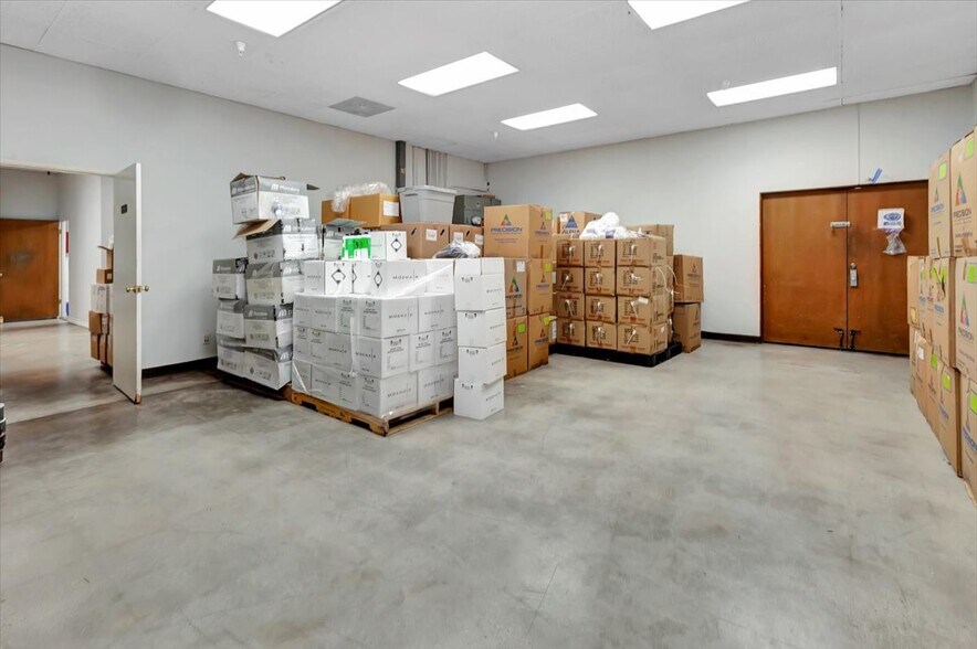 More Photos Of 1061 S Melrose St, Placentia Warehouse For Lease