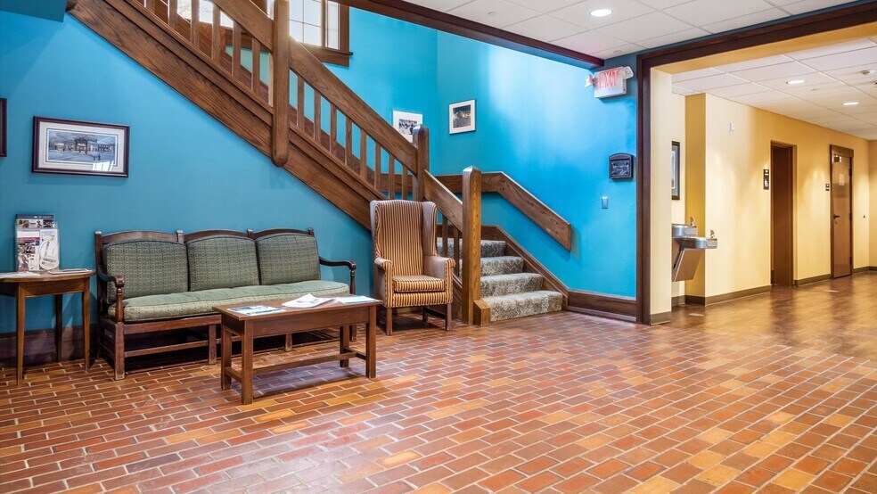 More Photos Of 200 N Whitewoman St, Coshocton Loft Creative Space For Lease