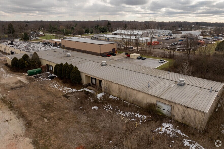 More Photos Of 4976 Hudson Dr, Stow Warehouse For Sale