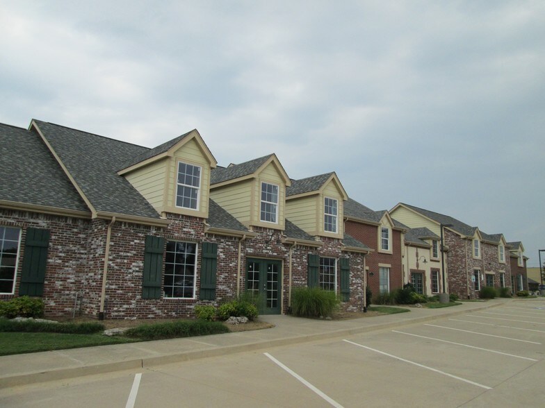More Photos Of 2400-2416 W Detroit St, Broken Arrow Medical For Lease