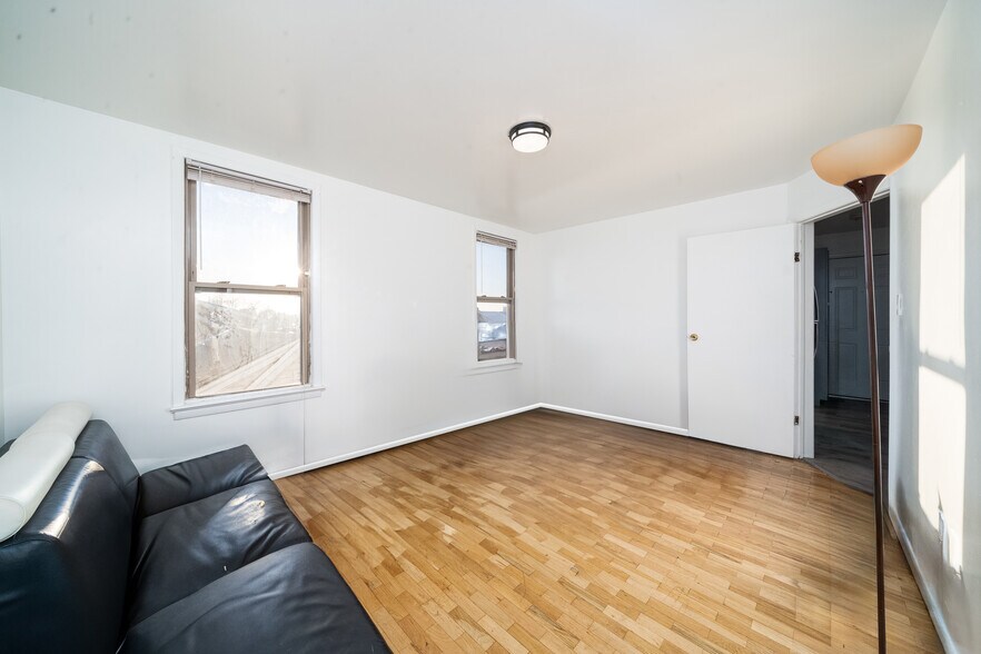 More Photos Of 103-105 Devon St, Kearny Apartments For Sale
