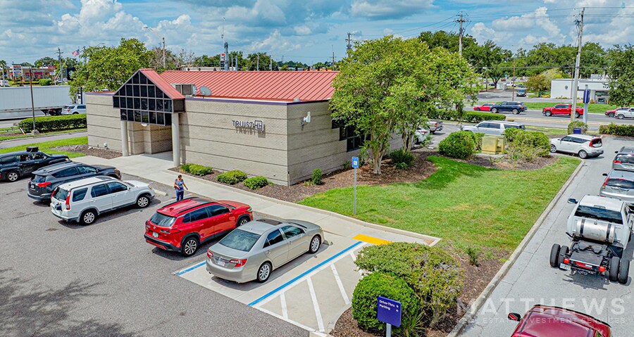 Primary Photo Of 2318 James L Redman Pky, Plant City Bank For Sale