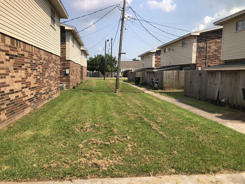 More Photos Of 402-418 N 10th St, Nederland Apartments For Sale