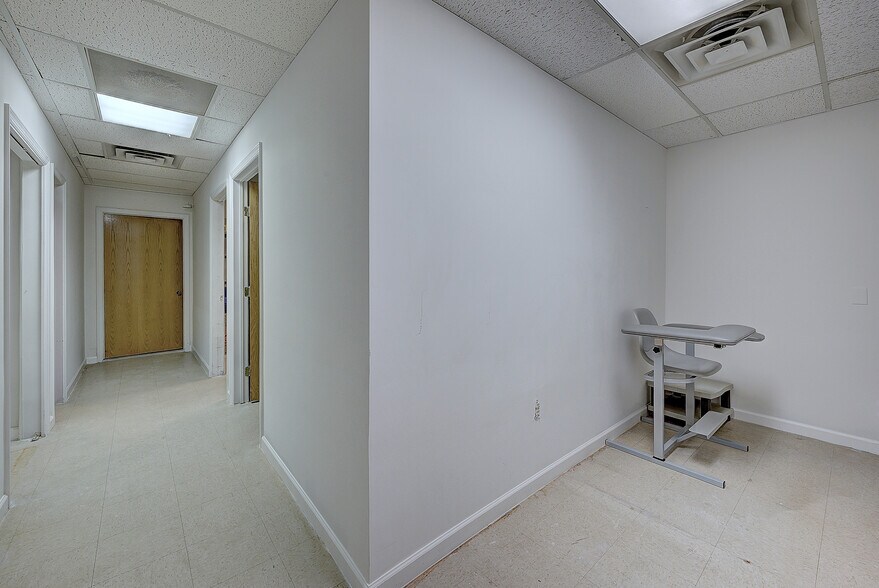 More Photos Of 557 Broad St, Bloomfield Medical For Sale