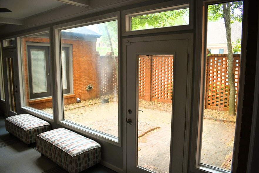 More Photos Of 1019 S Perry St, Montgomery Office For Sale