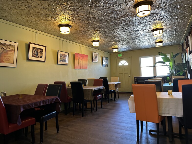 More Photos Of 207 N 5th St, Hannibal Restaurant For Sale