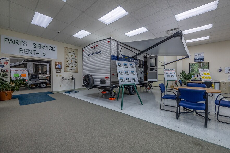 More Photos Of 18256 Campground Rd, Phillipsburg Auto Dealership For Sale