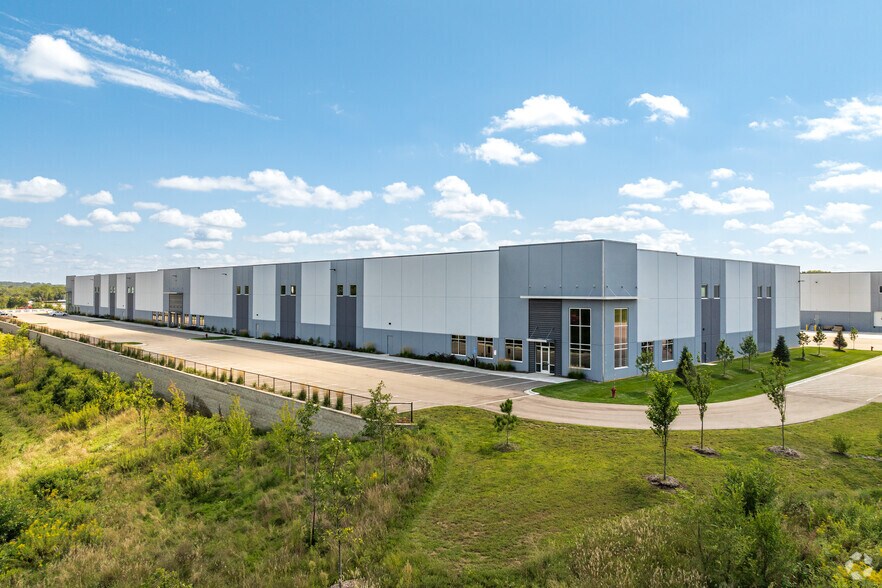 More Photos Of 9650 Hemingway Ave S, Cottage Grove Warehouse For Lease