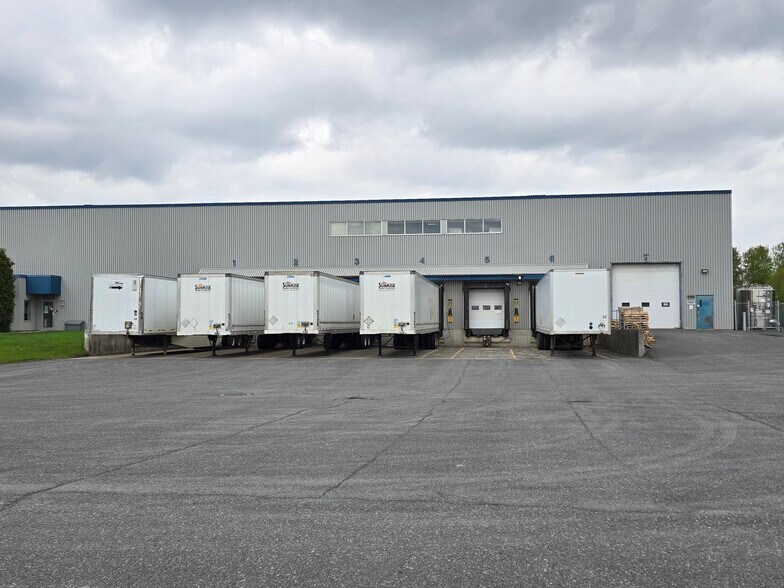 More Photos Of 550 Boul Lemire, Drummondville Light Distribution For Sale