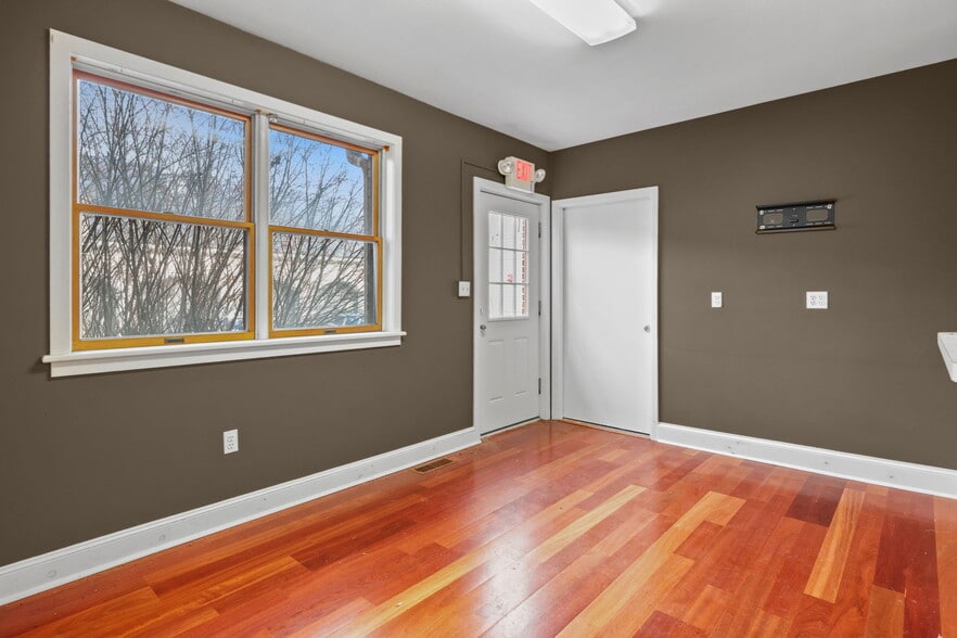 More Photos Of 863 State Rd, Princeton Medical For Lease