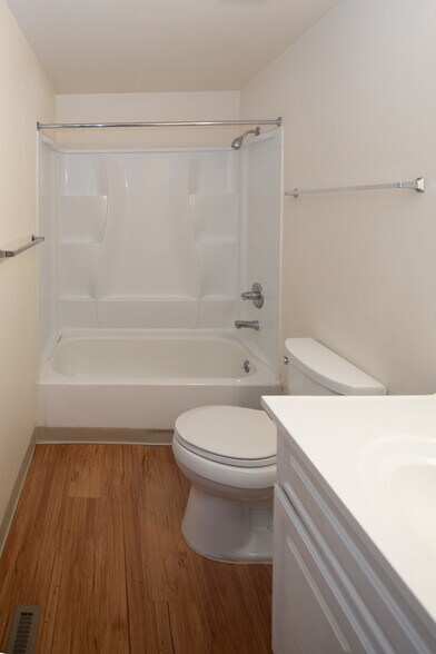 More Photos Of 208 E Saint Clair Ave, Longmont Apartments For Sale