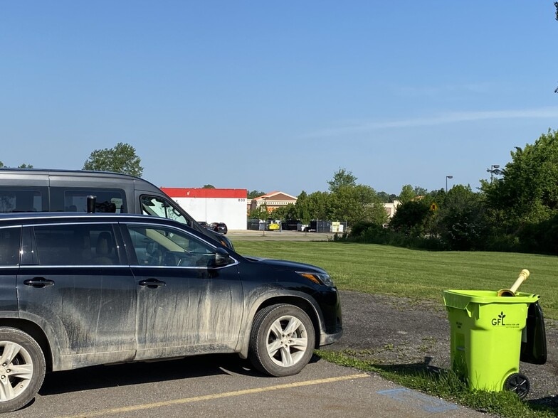 More Photos Of 867-887 Grand Oaks Dr, Howell Warehouse For Lease