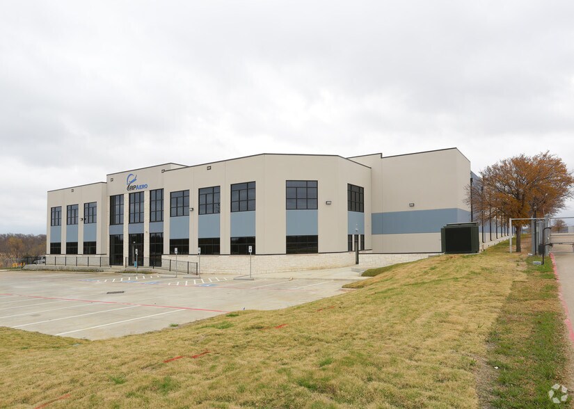 More Photos Of 5260 Valley View Ln, Irving Industrial For Lease