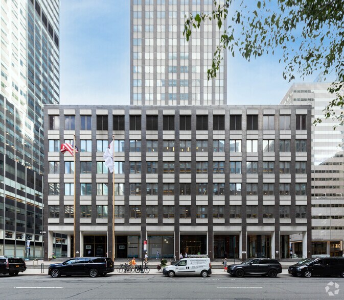 More Photos Of 480 Lexington Ave, New York Office For Lease