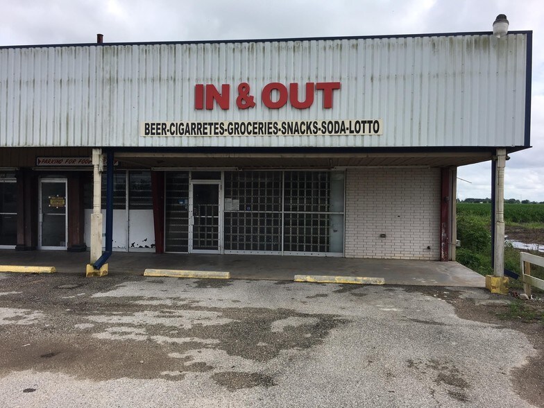 More Photos Of 1100 Main St, East Bernard Storefront For Lease