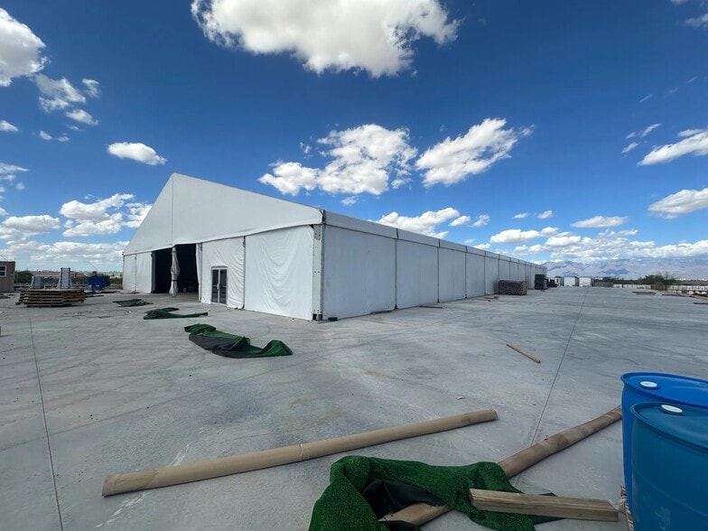 More Photos Of 7777 E Valencia Rd, Tucson Warehouse For Sale