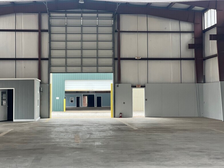More Photos Of 229 Highway 96, Broussard Warehouse For Lease