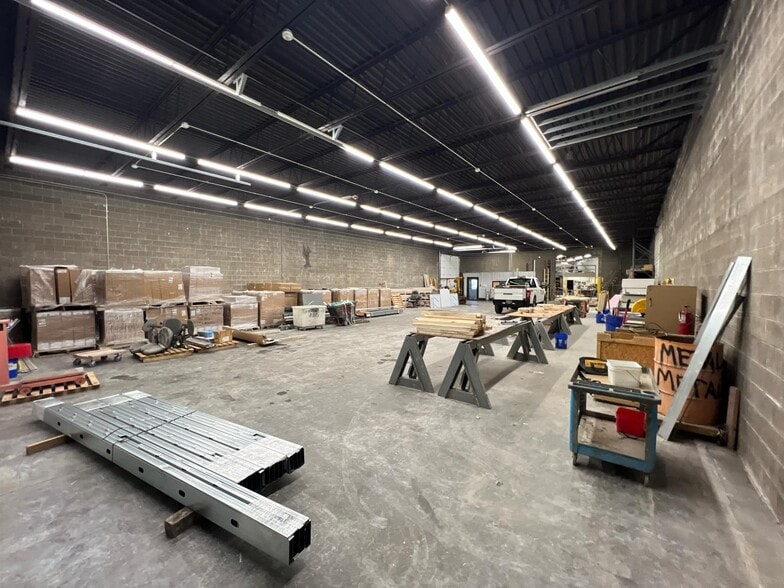 More Photos Of 159 Temple St, Nashua Warehouse For Lease