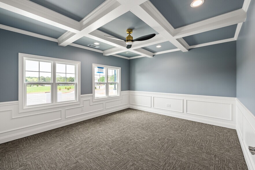 More Photos Of 1060 Garland Dr, Bogart Unknown For Lease