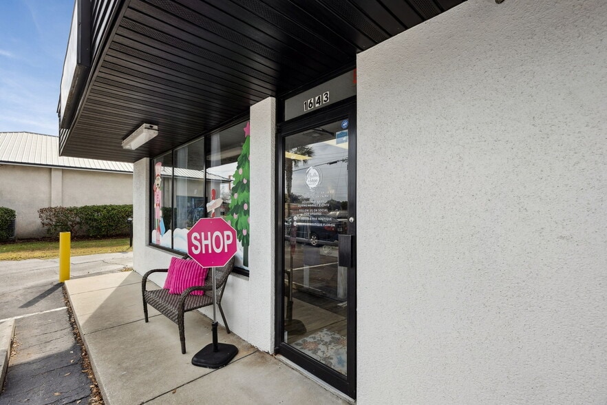 More Photos Of 1637-1643 S 8th St, Fernandina Beach Storefront For Sale