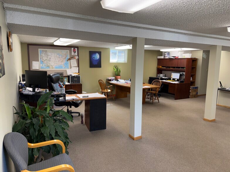 More Photos Of 401 E McLoughlin Blvd, Vancouver Office For Sale