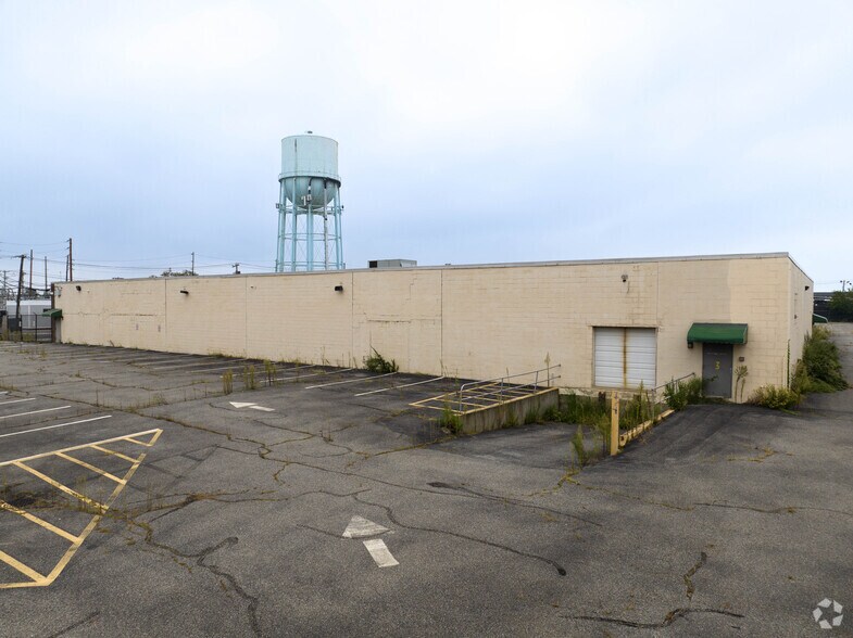 More Photos Of 750 Park Pl, Long Beach Manufacturing For Lease