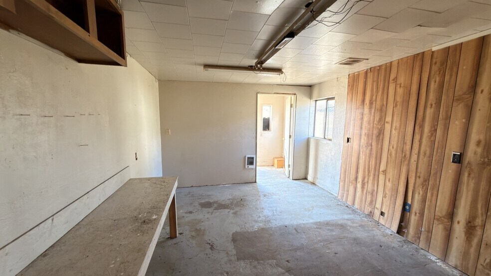 More Photos Of 2144 Pacific Ave S, Kelso Warehouse For Lease