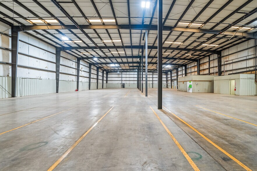 More Photos Of 2307 N Tx-289-loop, Lubbock Truck Terminal For Lease