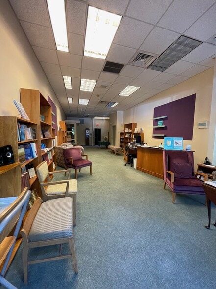 More Photos Of 950 Chapel St, New Haven Storefront For Sale