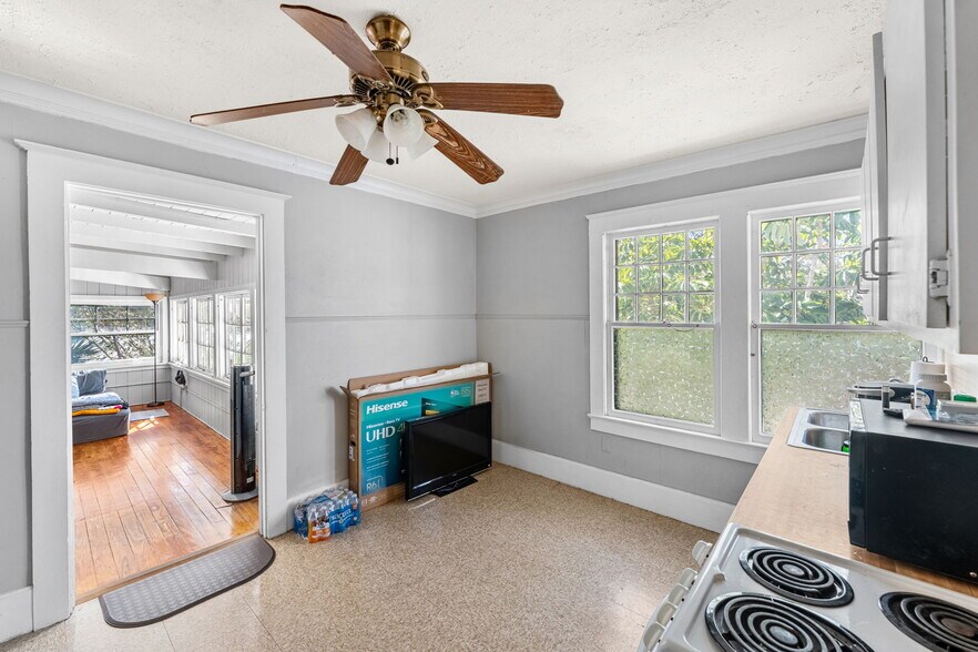 More Photos Of 2716 Riverview Dr, Melbourne Apartments For Sale