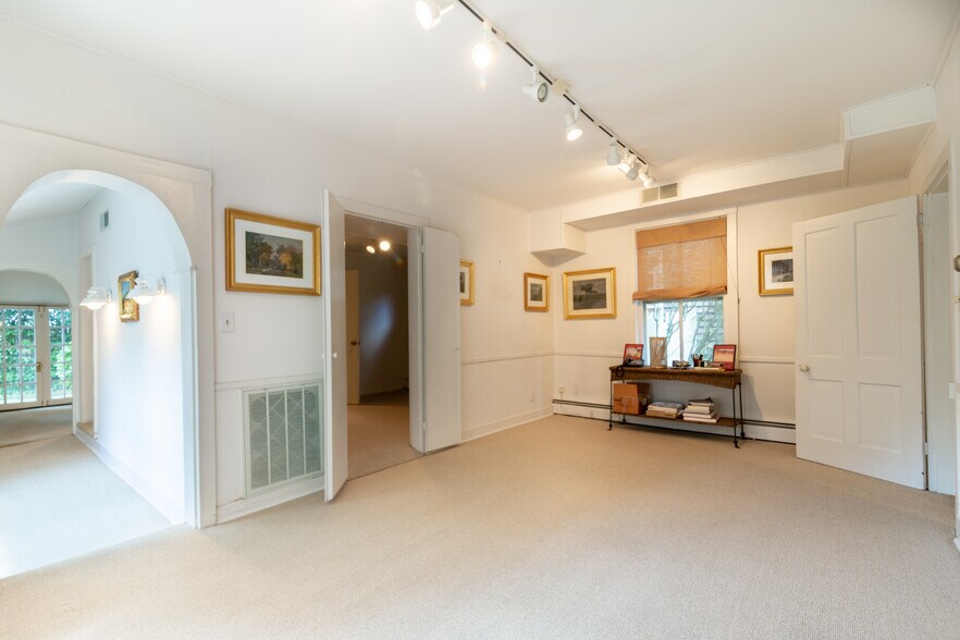 More Photos Of 33 S Harrison St, Easton Office Residential For Sale