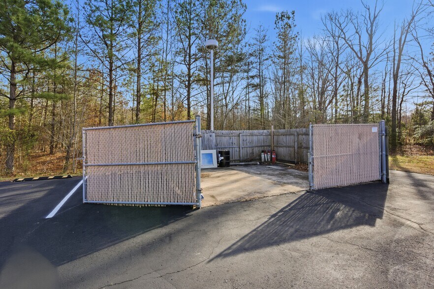 More Photos Of 5079 James Madison Pky, King George Fast Food For Sale