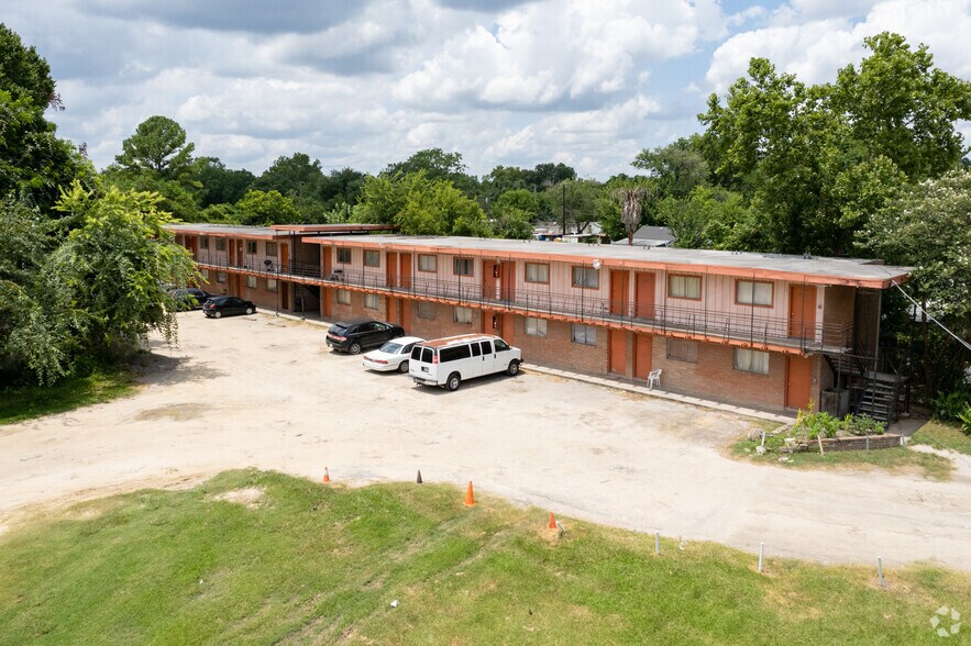 More Photos Of 5619 Airline Dr, Houston Hotel For Sale