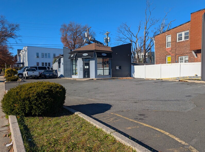 More Photos Of 275 Sanford St, East Orange General Retail For Sale