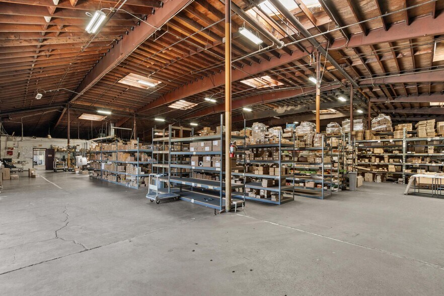 More Photos Of 6310 Corsair St, Commerce Manufacturing For Sale