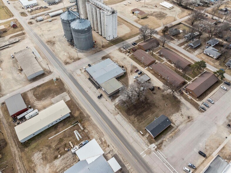 More Photos Of 205 Maple St, Overbrook Mixed Retail For Sale