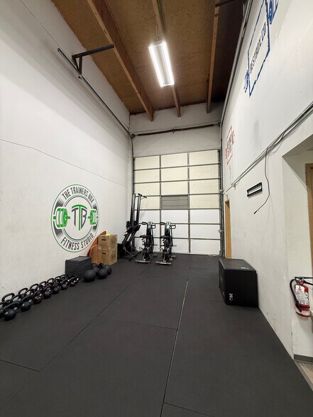 More Photos Of 19331 Enterprise Way, Surrey Warehouse For Lease