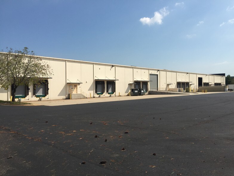 More Photos Of 170 Jetplex Blvd, Huntsville Warehouse For Lease
