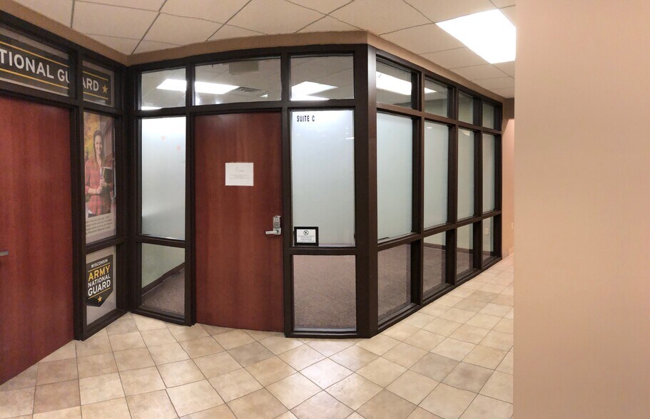 More Photos Of 3913-3919 W Prospect Ave, Appleton Office For Lease