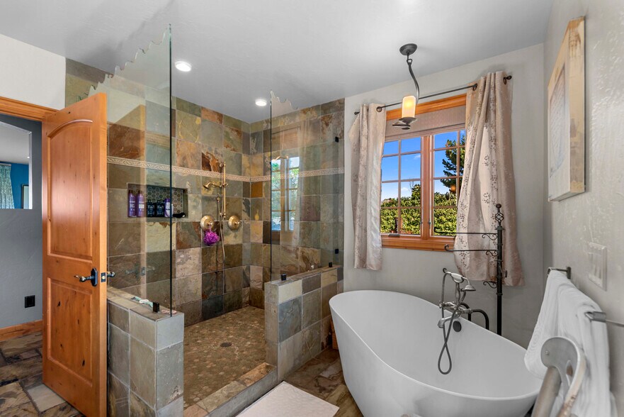 More Photos Of 250 Karma Kanyon Dr, Chelan Winery Vineyard For Sale
