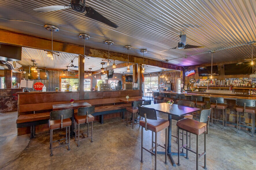 More Photos Of 780-782 US 101, Chinook Restaurant For Sale