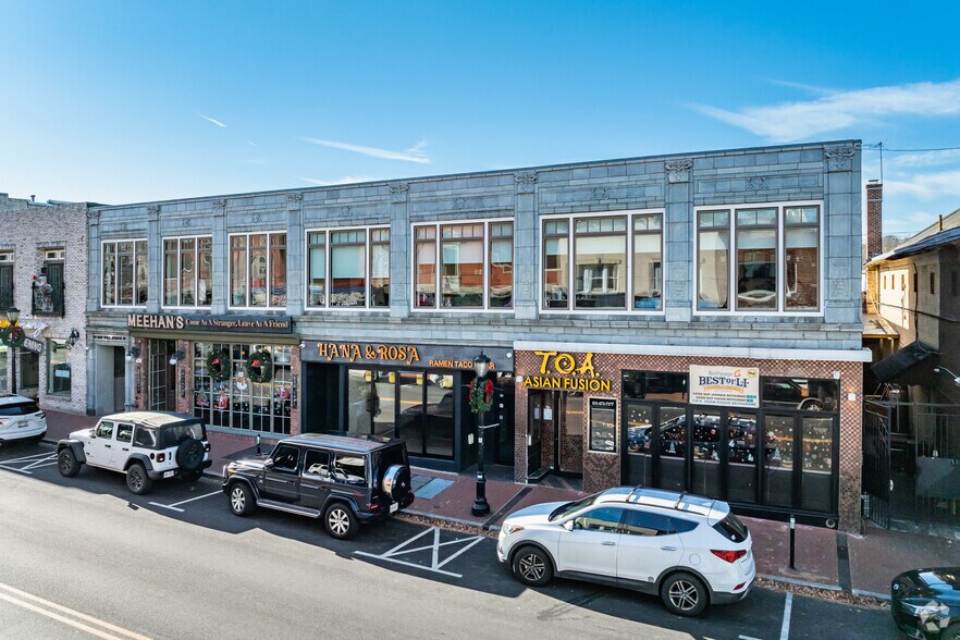 More Photos Of 371-377 New York Ave, Huntington Restaurant For Lease