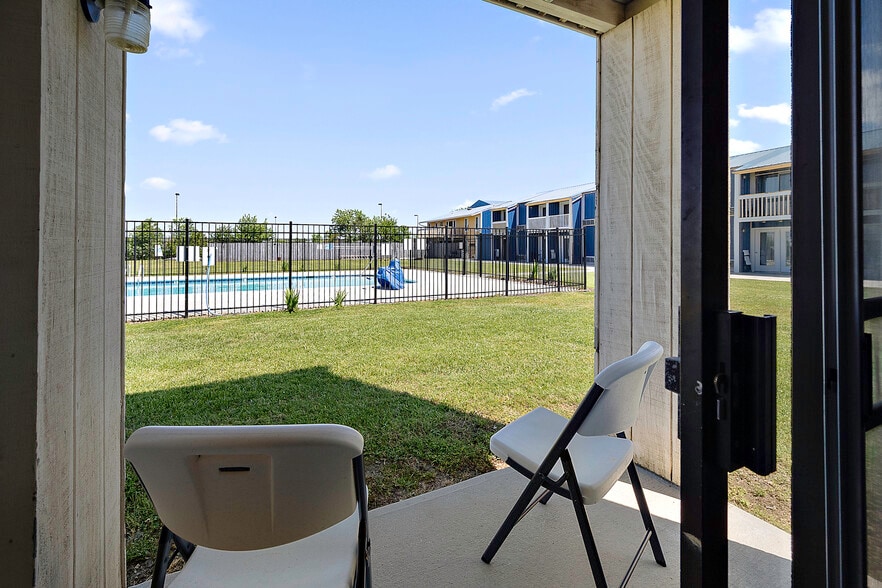 More Photos Of 700 Norris Harbor Dr, Crisfield Hotel For Sale