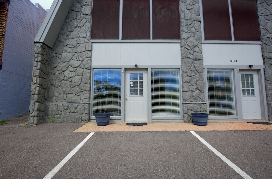 More Photos Of 404 W Main St, Payson Rehabilitation Center For Lease