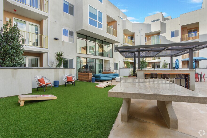 More Photos Of 5570 Rosemead Blvd, Temple City Apartments For Lease