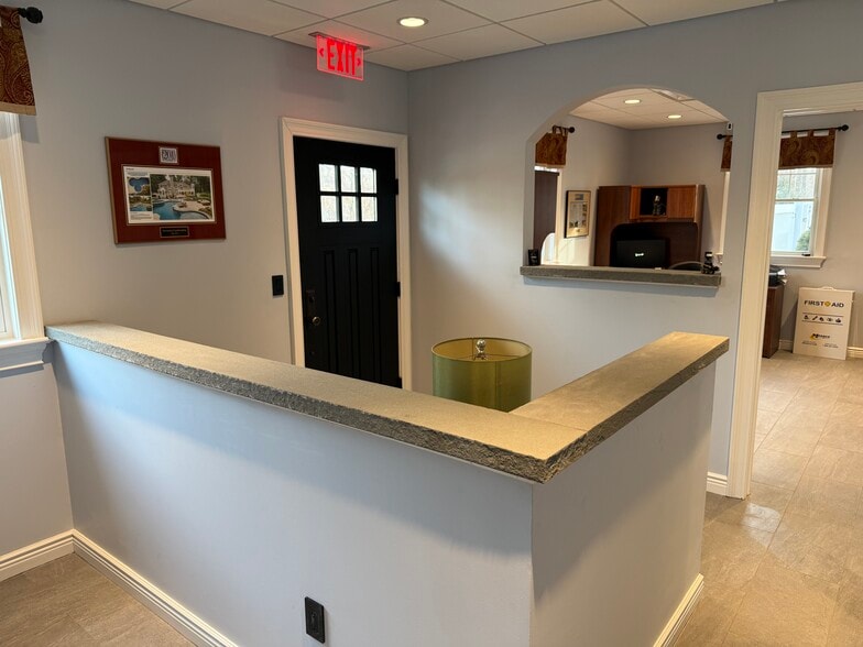 More Photos Of 90 Ramapo Valley Rd, Oakland Freestanding For Lease